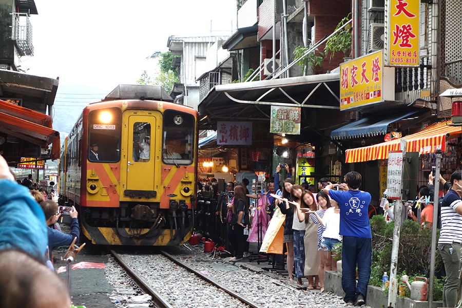 台北の十分（シーフン）までは電車を使えば500円以下！