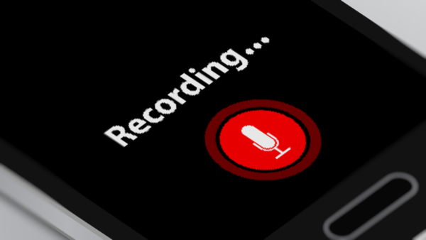 【iPhone】通話中に大事な会話をこっそり録音し保存してくれるアプリ！