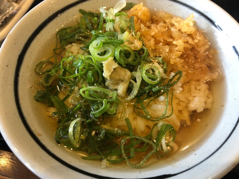 今話題の「丸亀製麺」の130円で食べられる、あまり知られてない『天丼茶漬け』がマジうまい！