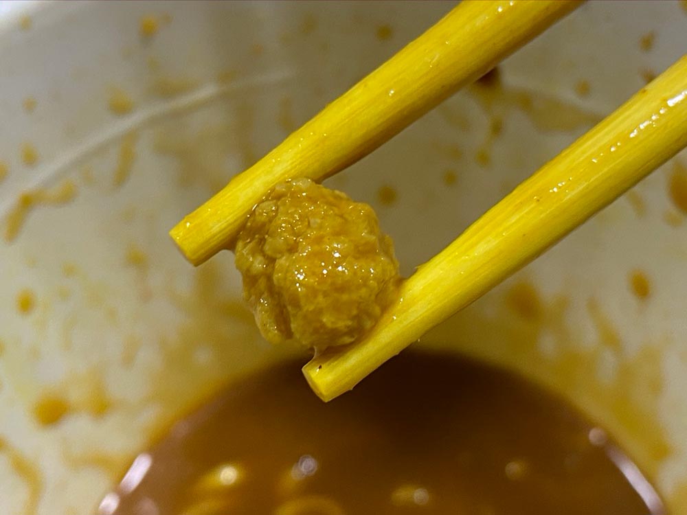 コンビニ、カップ麺カレー系では「コク辛鶏白湯ガーリックチーズカレー味」がトップレベルの出来