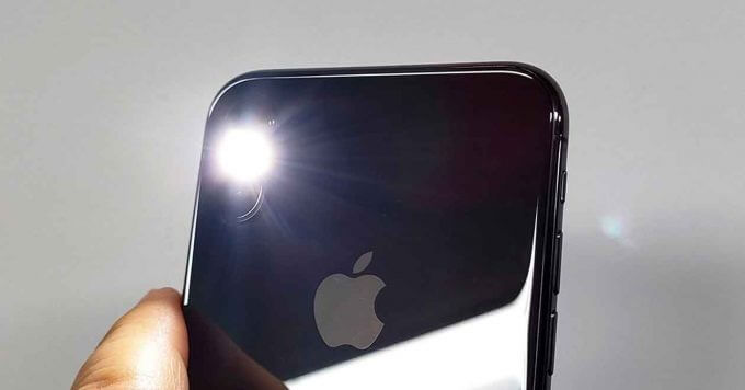 How to use iPhone’s LED light (flashlight) as a flashlight – OTONA LIFE