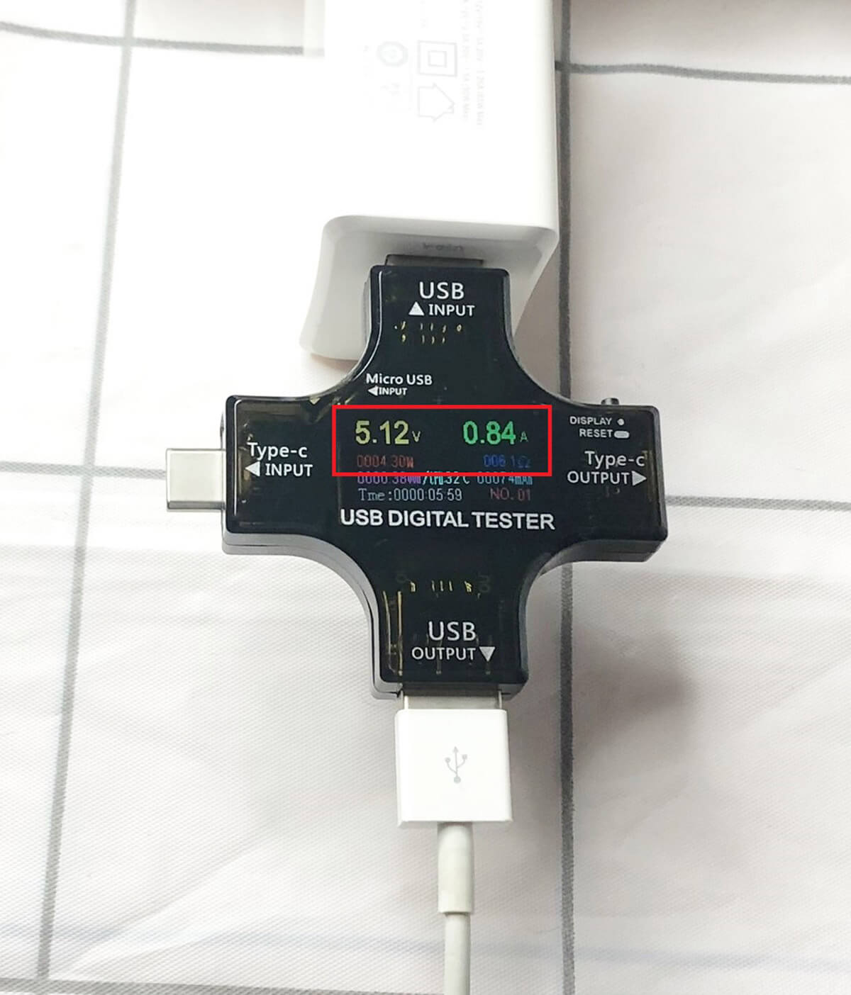 USB-AでCIOの急速充電器を計測
