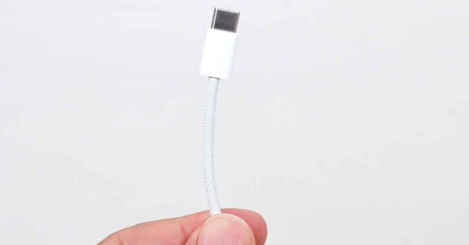 Apple iPhone 15 Pro 256GB USB-Cケーブル付属 iPhone 15 Pro付属のApple純正USB-Cケーブルがヒド過ぎる